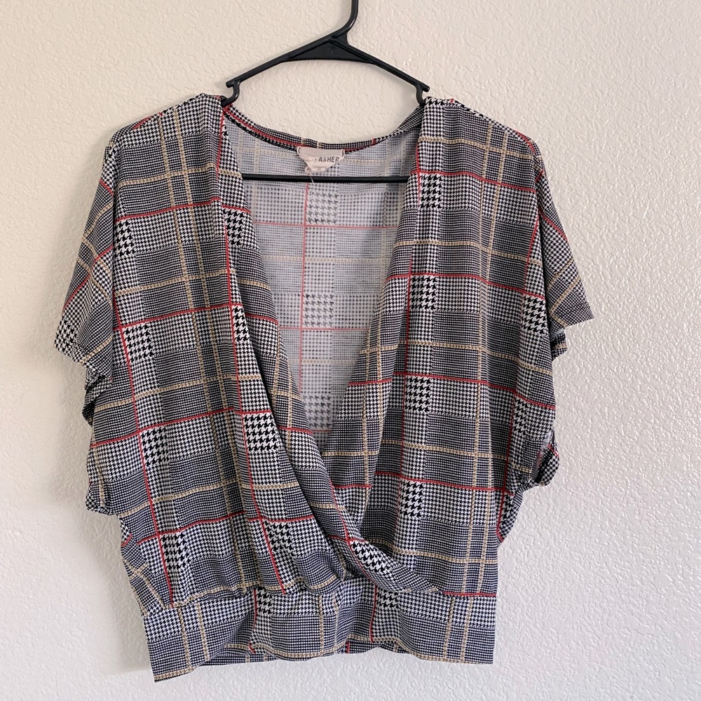 Cross Pattern Crop Top